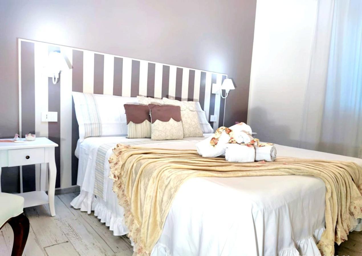 Hotel Golden House à Porto Torres Extérieur photo